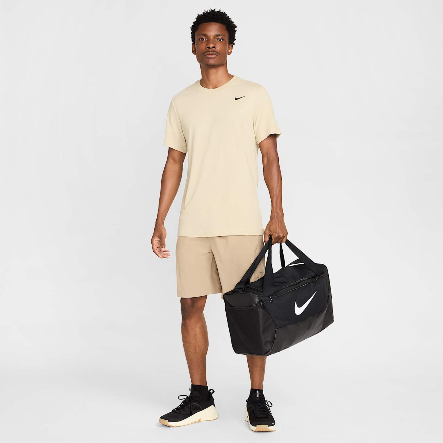 Nike Dri-FIT Men's Fitness T-Shirt – Desert Khaki/Black