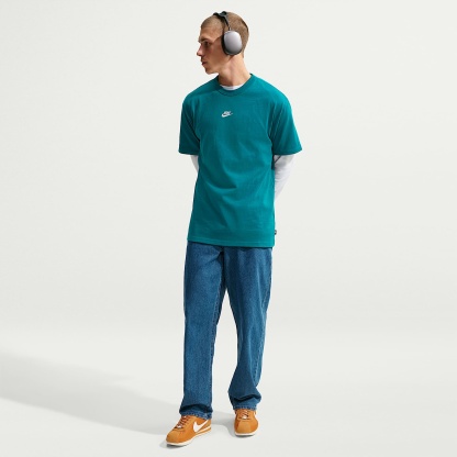 Nike Sportswear Premium Essentials Men's T-Shirt – Bright Spruce/Flat Silver