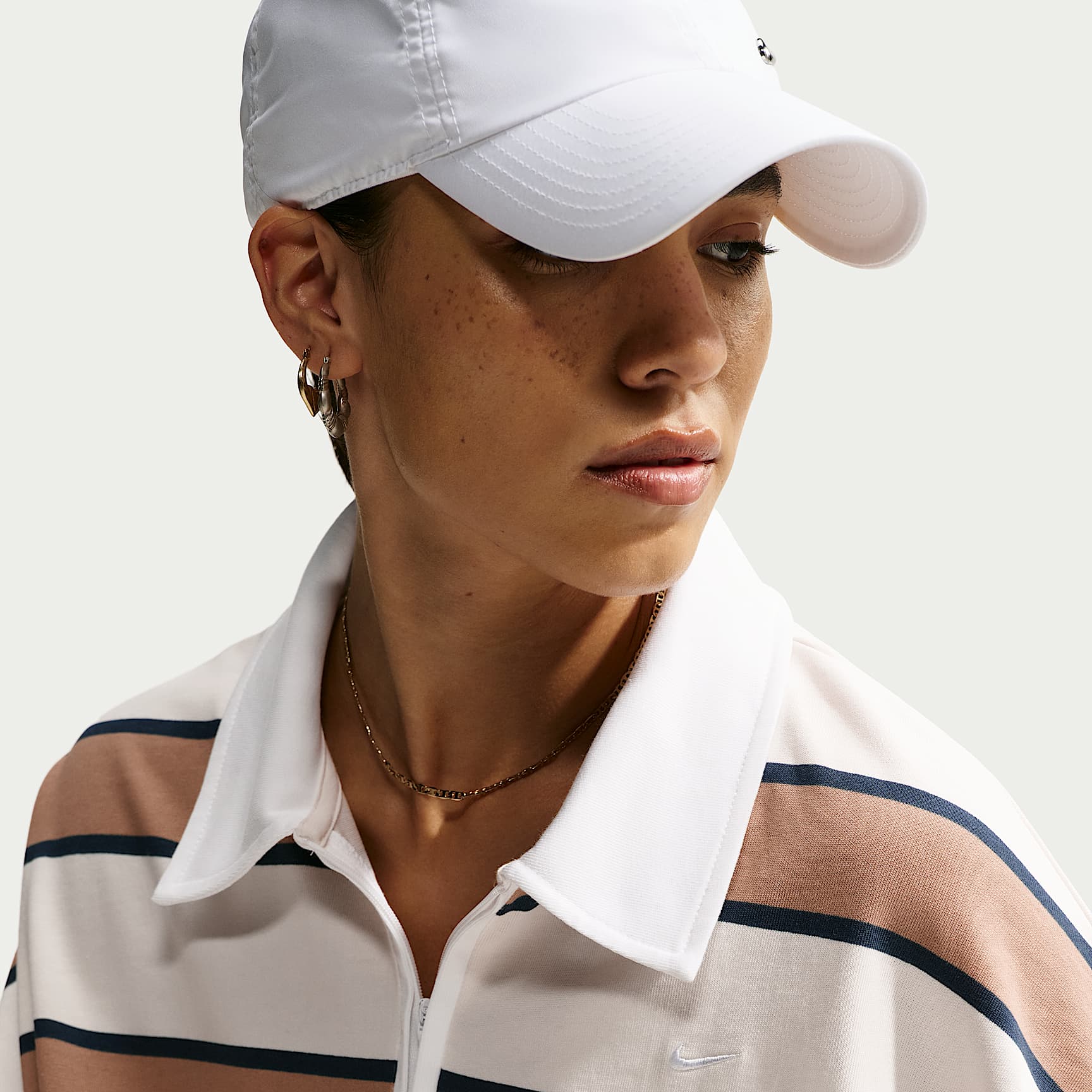 Nike Sportswear  Women's 1/4-Zip Sweatshirt – Pale Ivory/Hemp/Thunder Blue