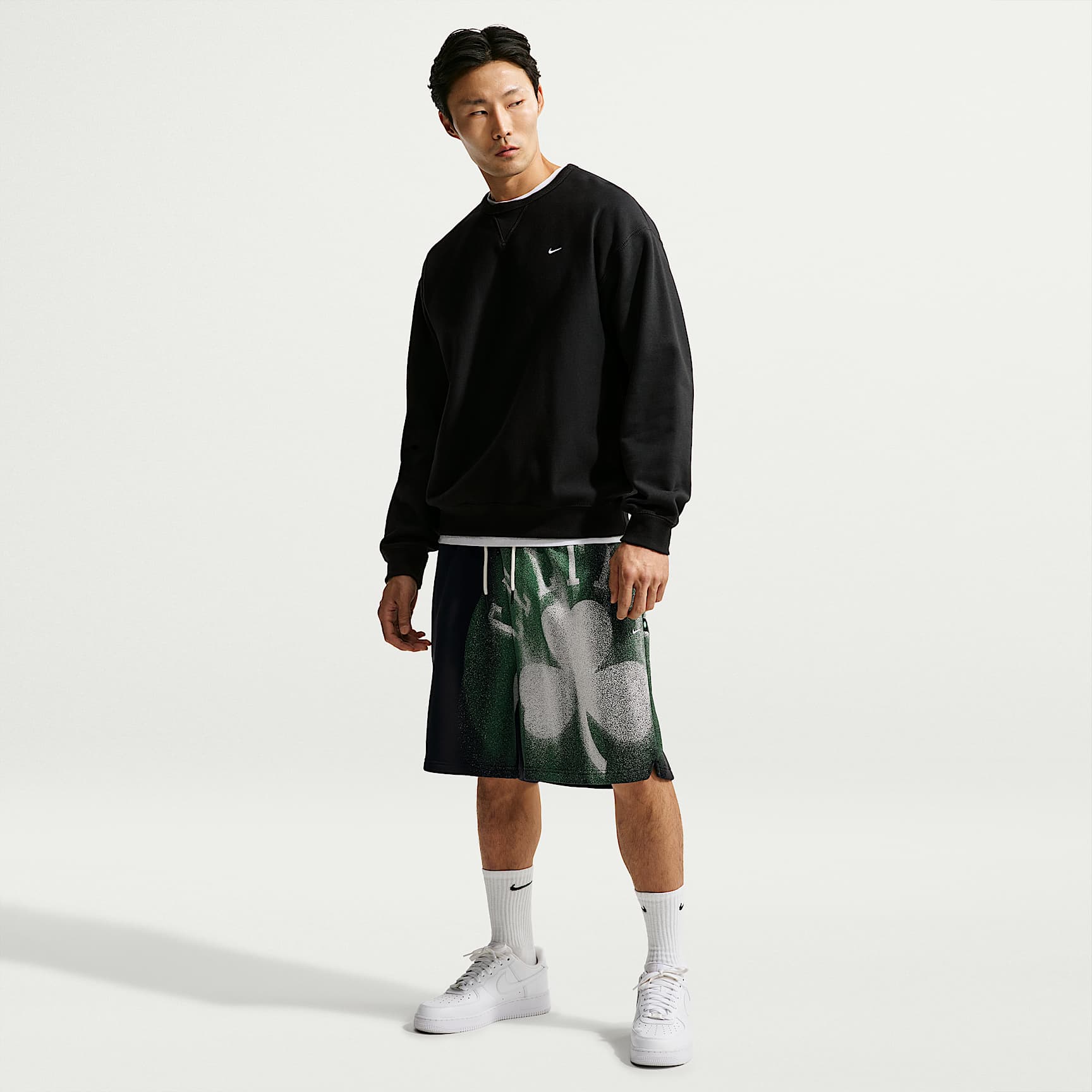 Boston Celtics Standard Issue Nike Men's Fleece Basketball Shorts – Black/White
