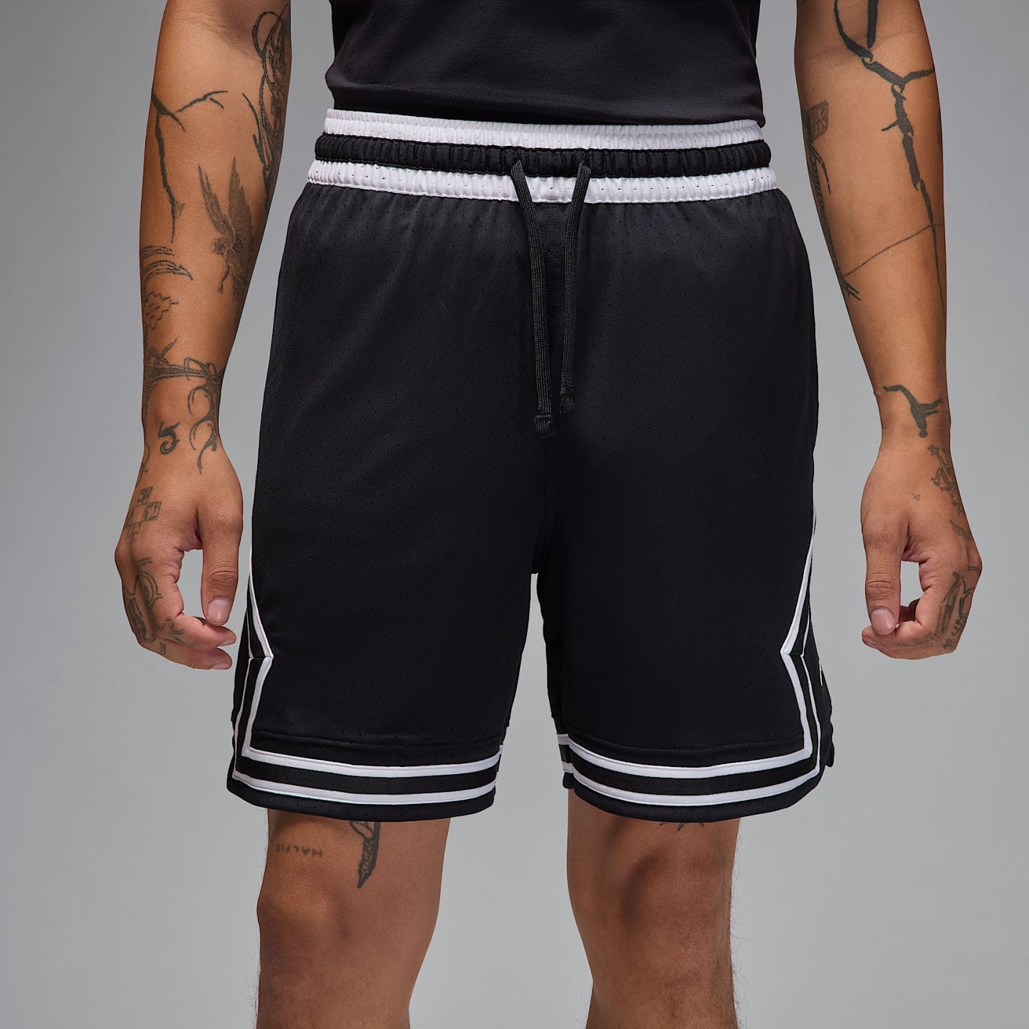 Jordan Sport Men's Dri-FIT 18cm (approx.) Mesh Diamond Shorts – Black/White/White