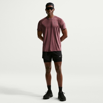 Nike Stride Men's Dri-FIT 13cm (approx.) Hybrid Running Shorts – Black