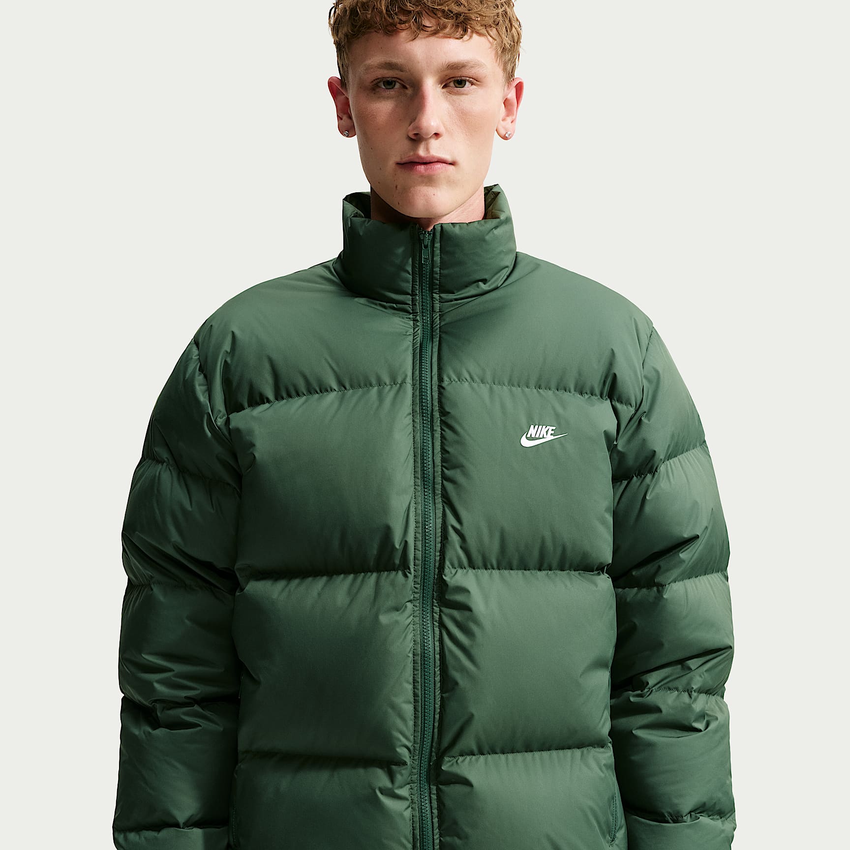 Nike Sportswear Club Men's Therma-FIT Down Puffer Jacket – Fir/White