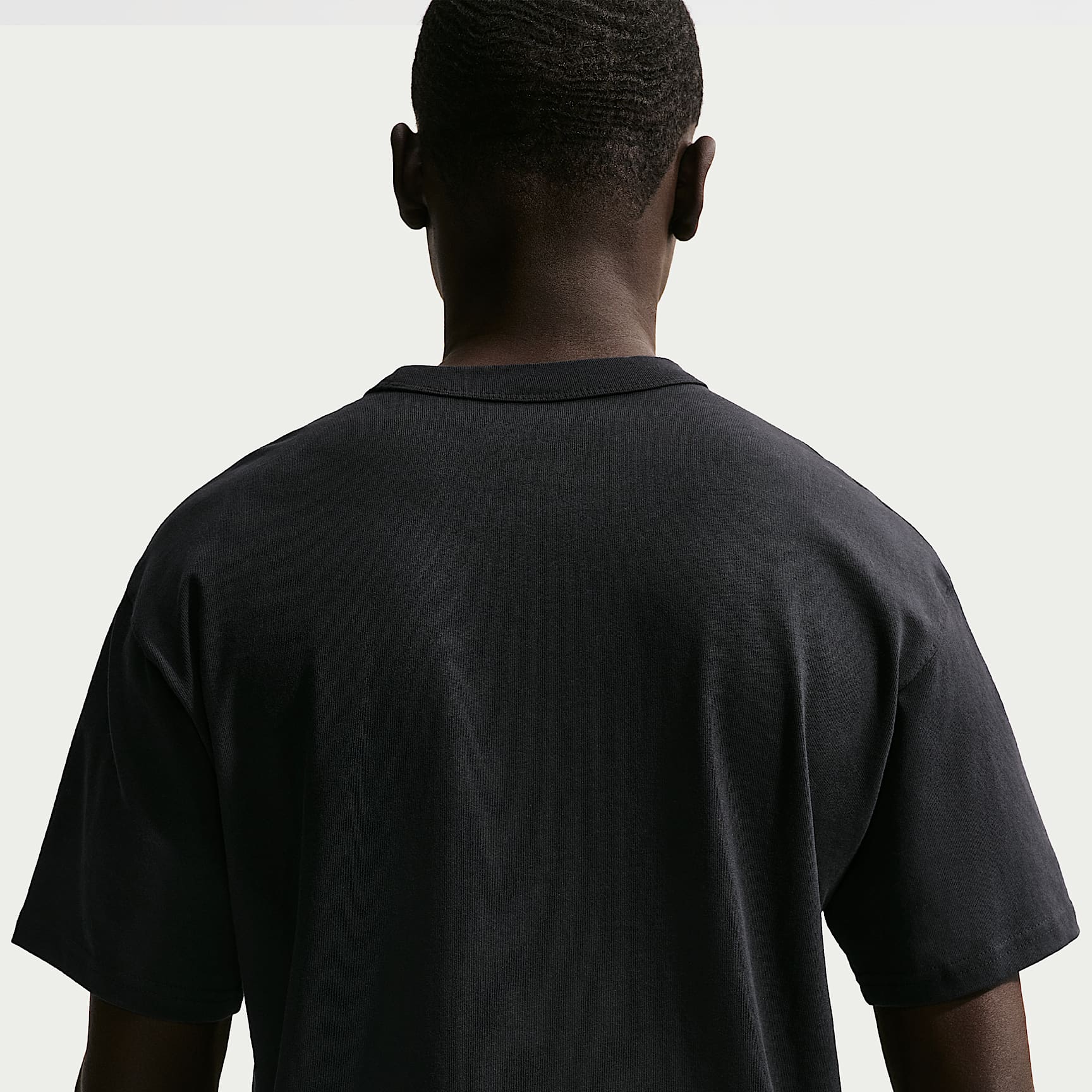 Nike Sportswear Premium Essentials Men's T-Shirt – Black