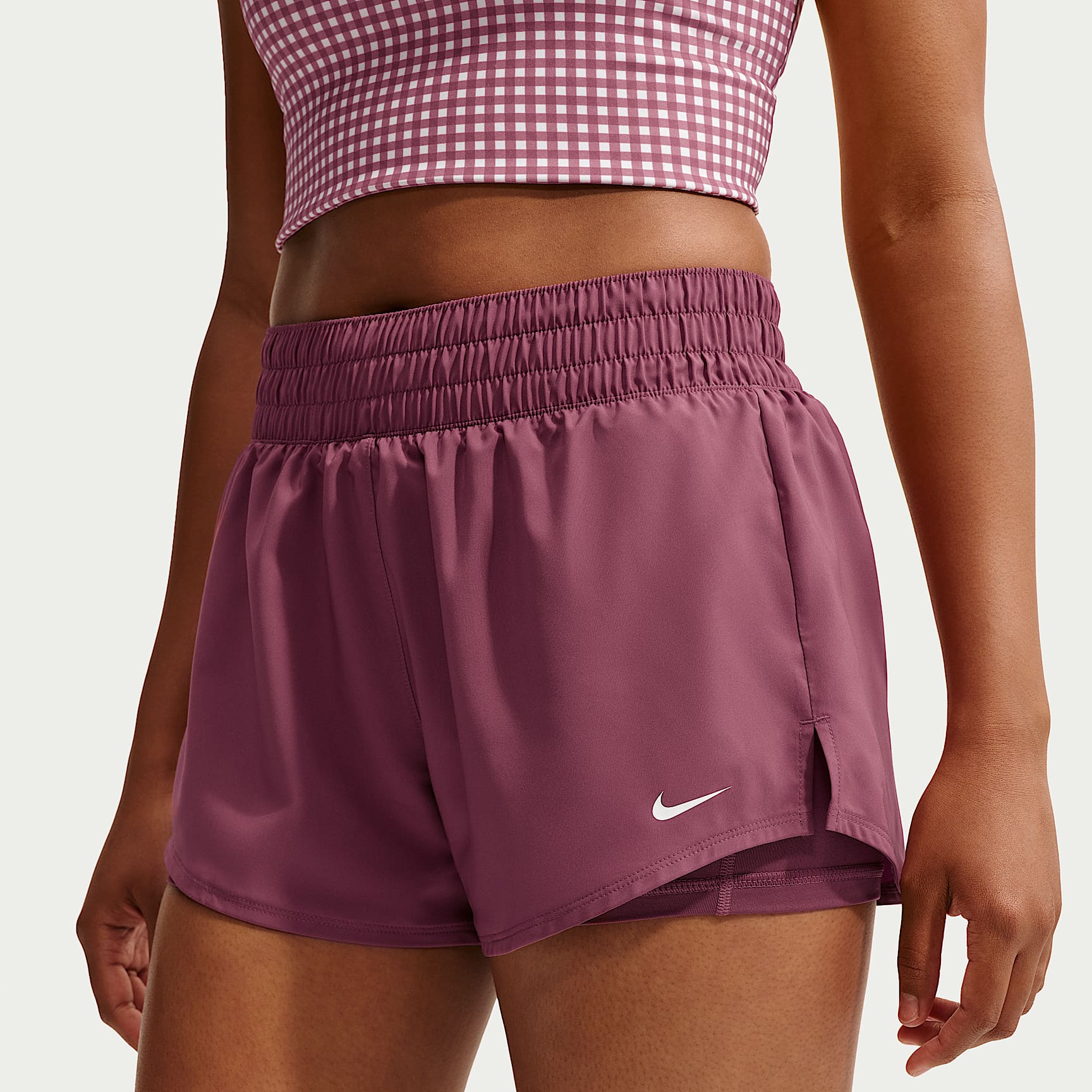 Nike One Women's Dri-FIT Mid-Rise 8cm (approx.) 2-in-1 Shorts – Pink Smoke/White