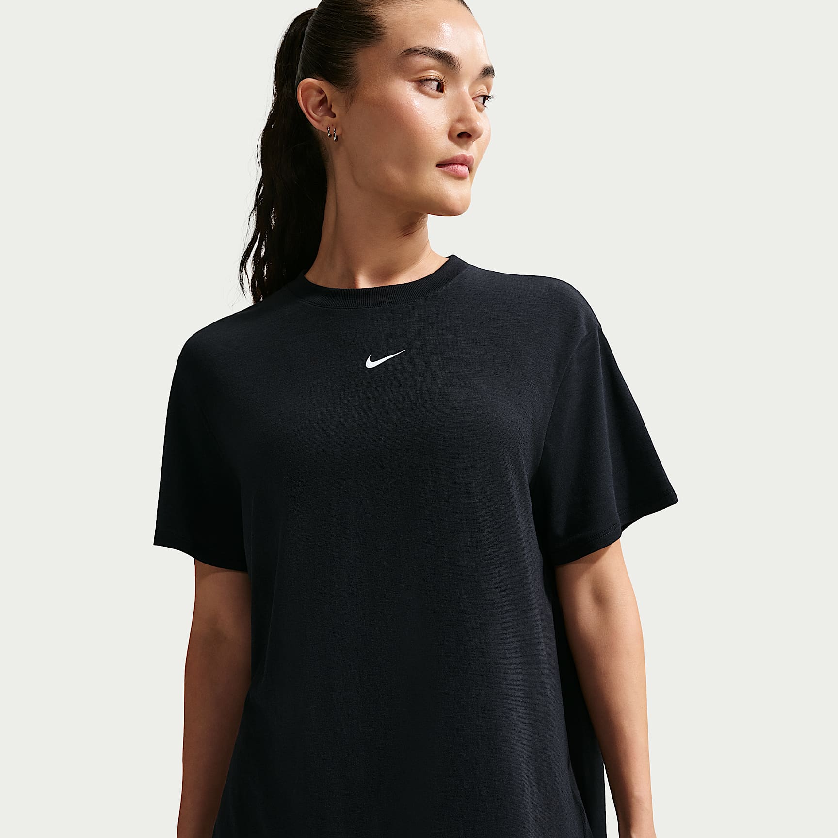Nike One Relaxed Women's Dri-FIT Short-Sleeve Top – Black/White