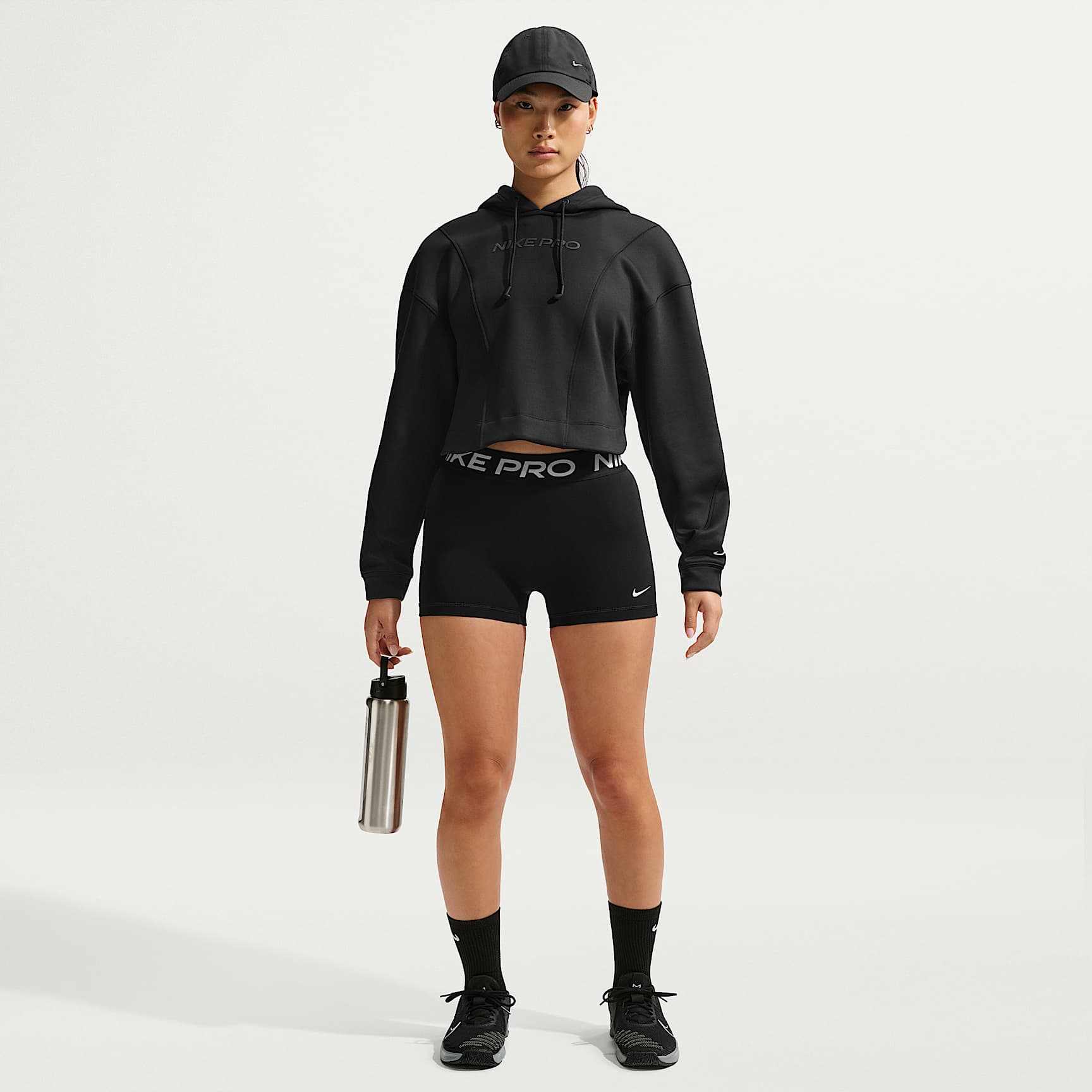 Nike Pro Women's Mid-Rise 7.5cm (approx.) Biker Shorts – Black/White