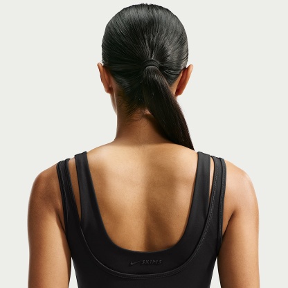 NikeSKIMS Matte Women's Double-Strap Scoop Tank Top – NSKM Obsidian/NSKM Obsidian