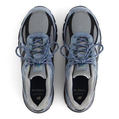 Made in USA 990v4 – Artic Grey with Black
