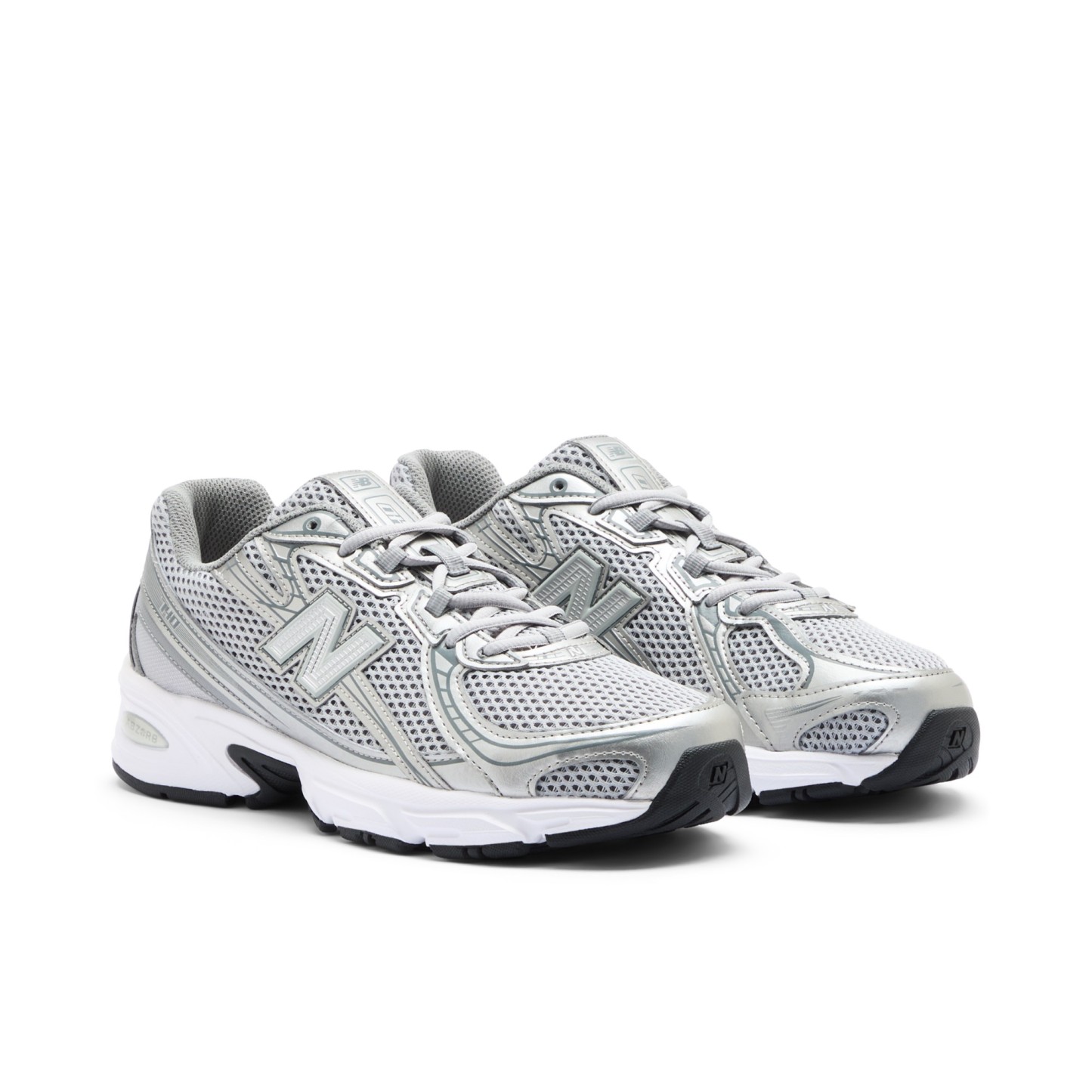 740 – CASTLEROCK with Metallic Silver and Silver Metallic