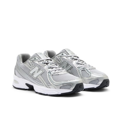 740 – CASTLEROCK with Metallic Silver and Silver Metallic