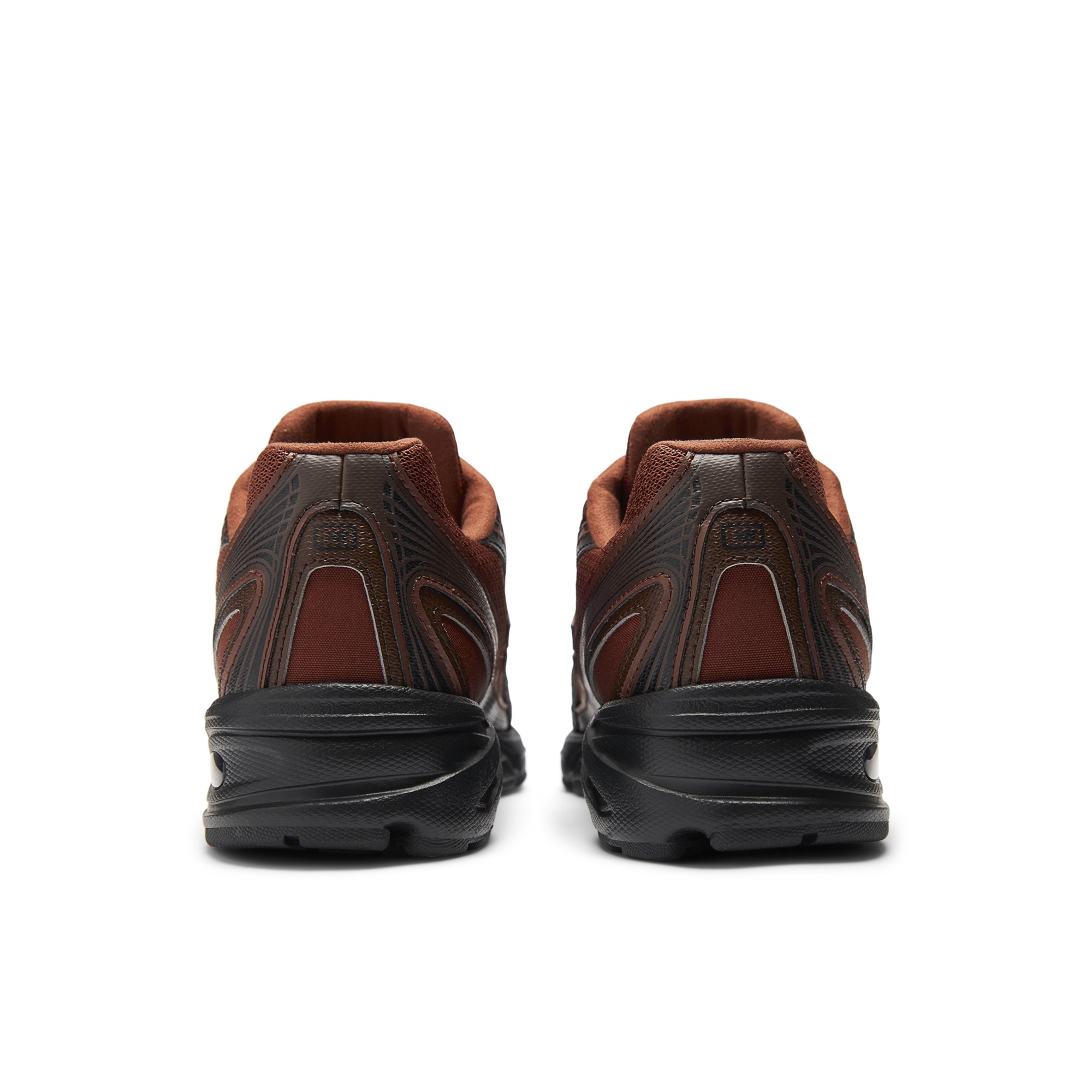 740 – RELIC BROWN with PUMPERNICKEL