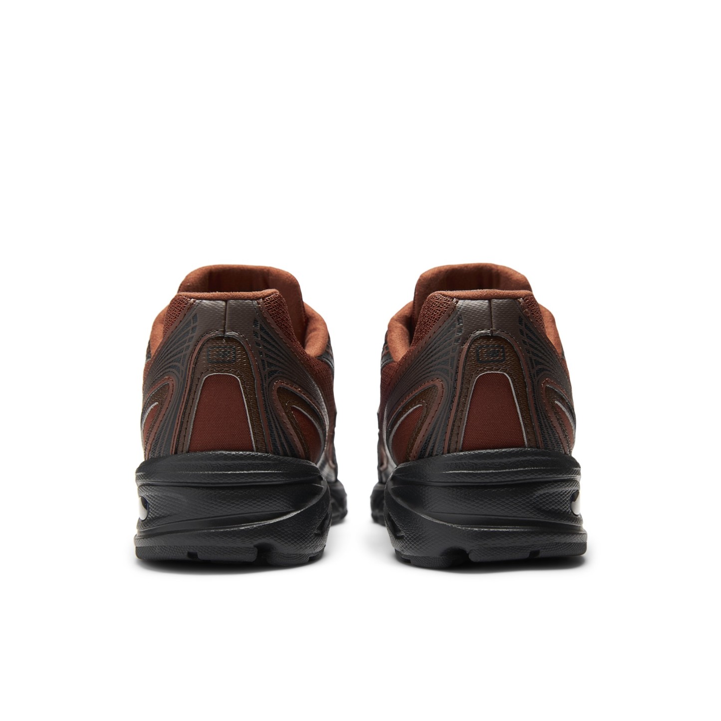 740 – RELIC BROWN with PUMPERNICKEL