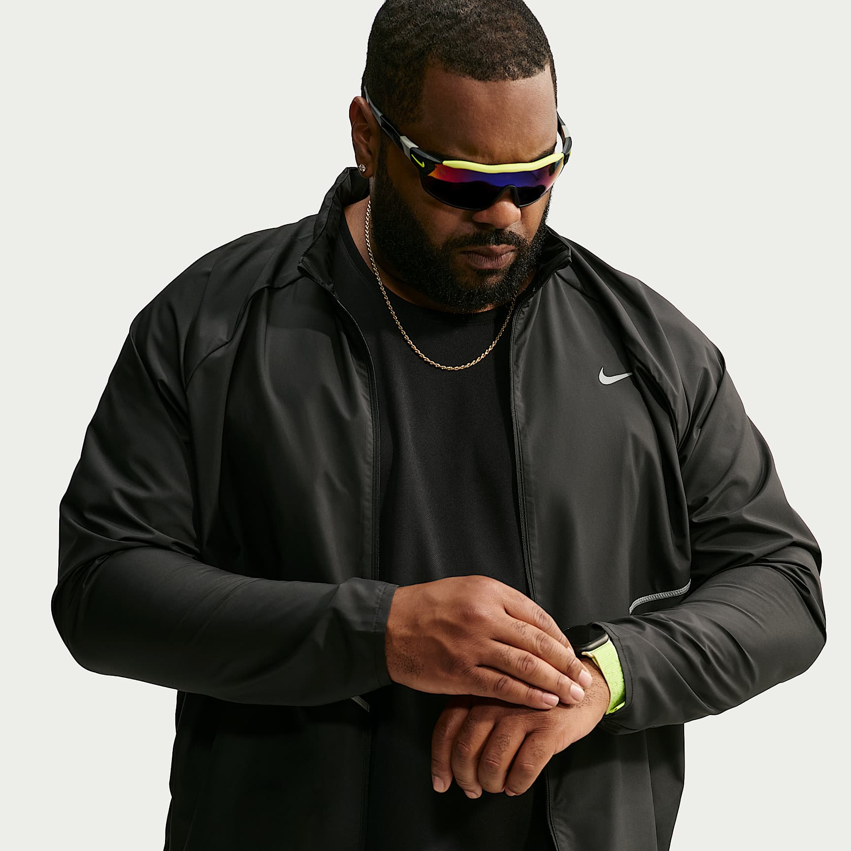 Nike Miler Men's Repel UV Protection Running Jacket – Black/Black