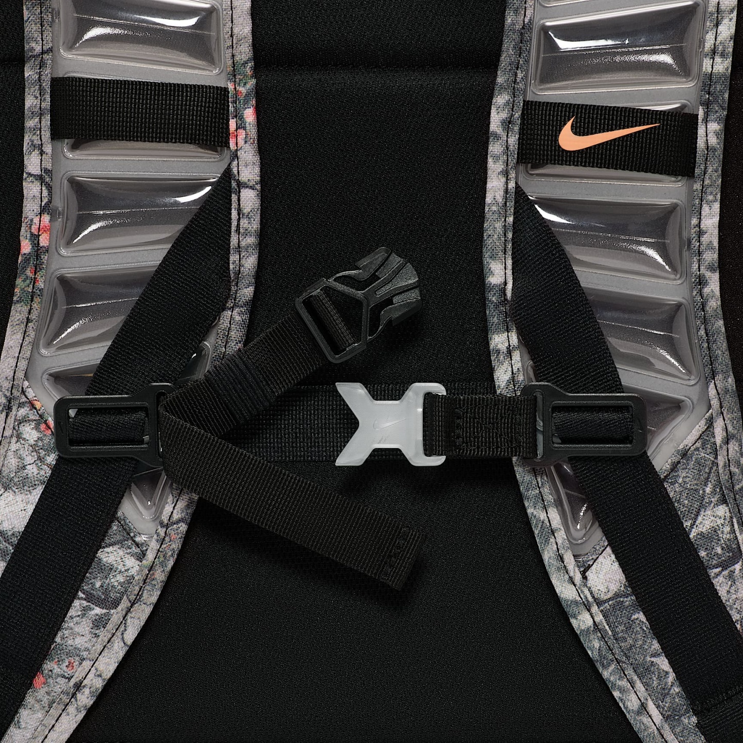 Nike Varsity Elite Printed Backpack (32L) – Cream II/Black/Black