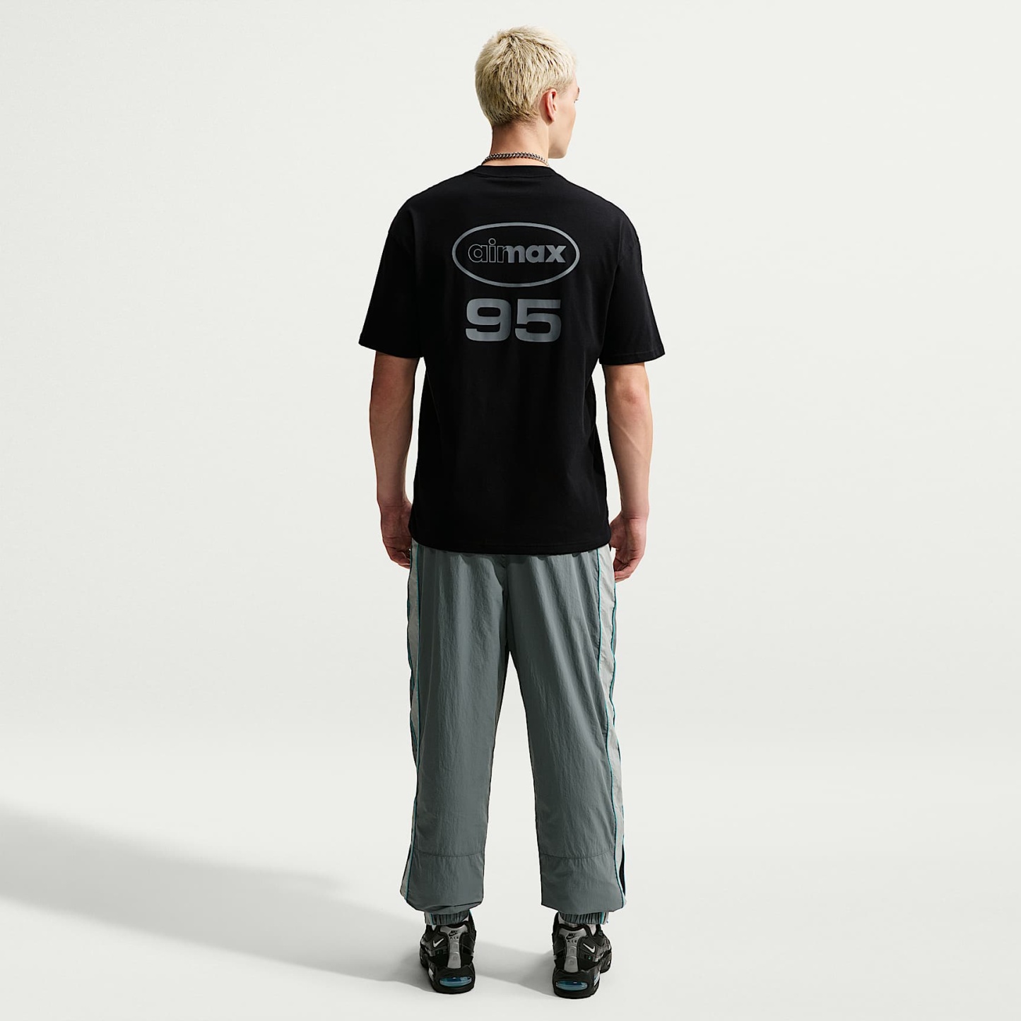 Nike Sportswear Men's T-Shirt – Black/Cool Grey