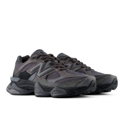 9060 – BLACK with CASTLEROCK