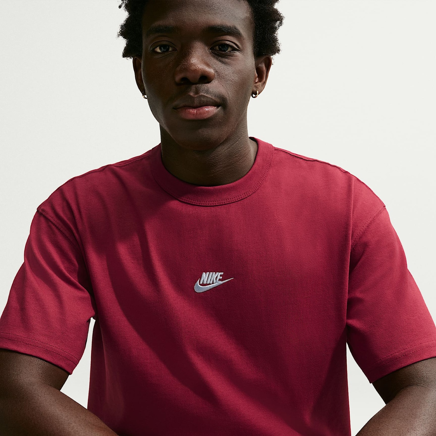 Nike Sportswear Premium Essentials Men's T-Shirt – Team Red