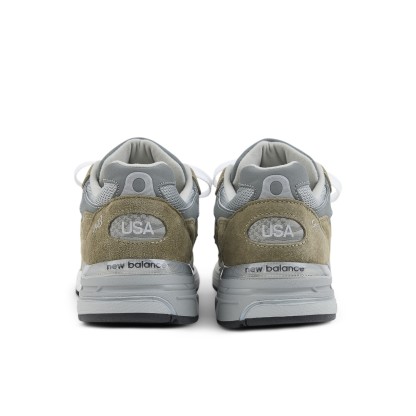 Made in USA 993 – Covert Green with Medium Gray and White
