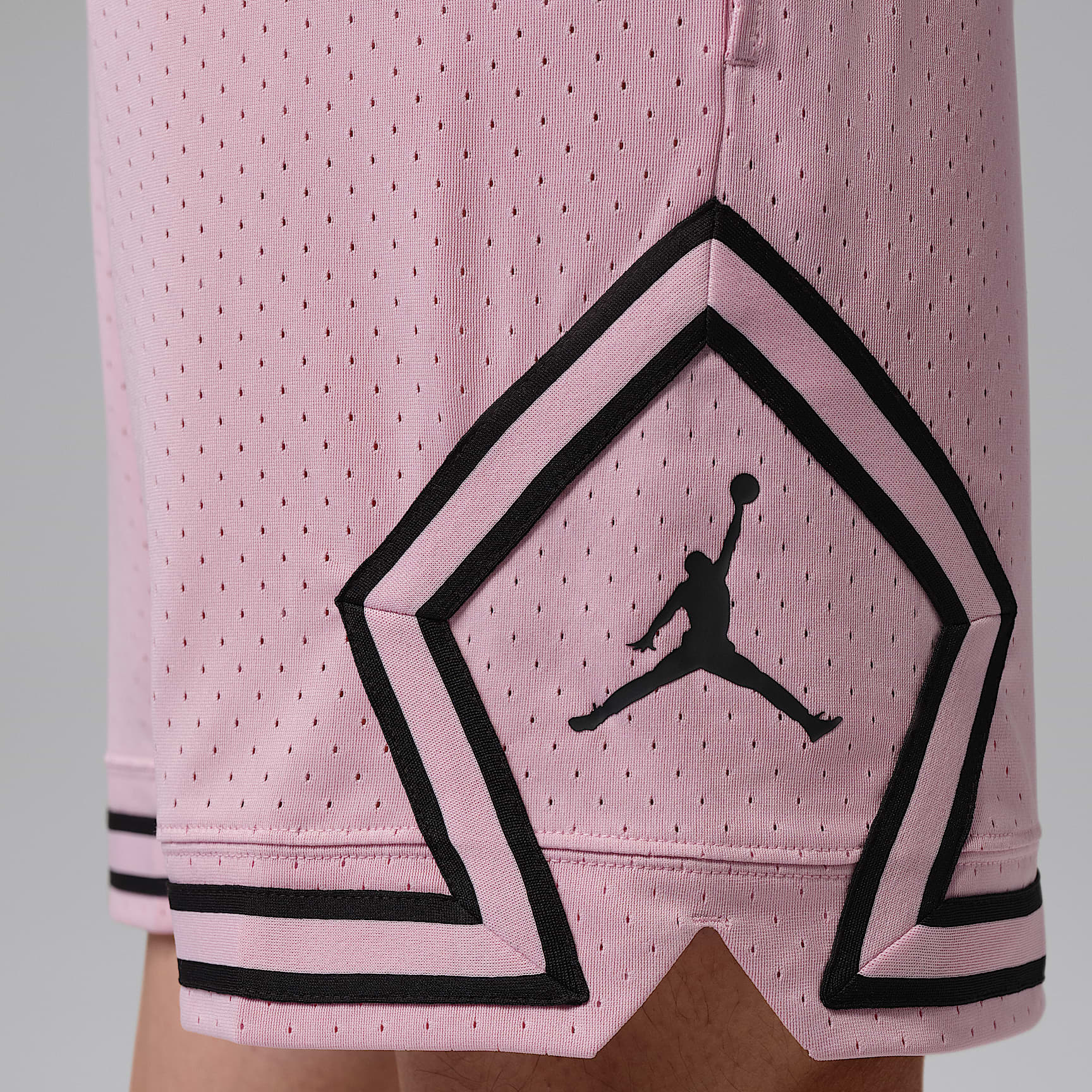 Jordan Sport Men's Dri-FIT 18cm (approx.) Mesh Diamond Shorts – Iced Carmine/Black/Black