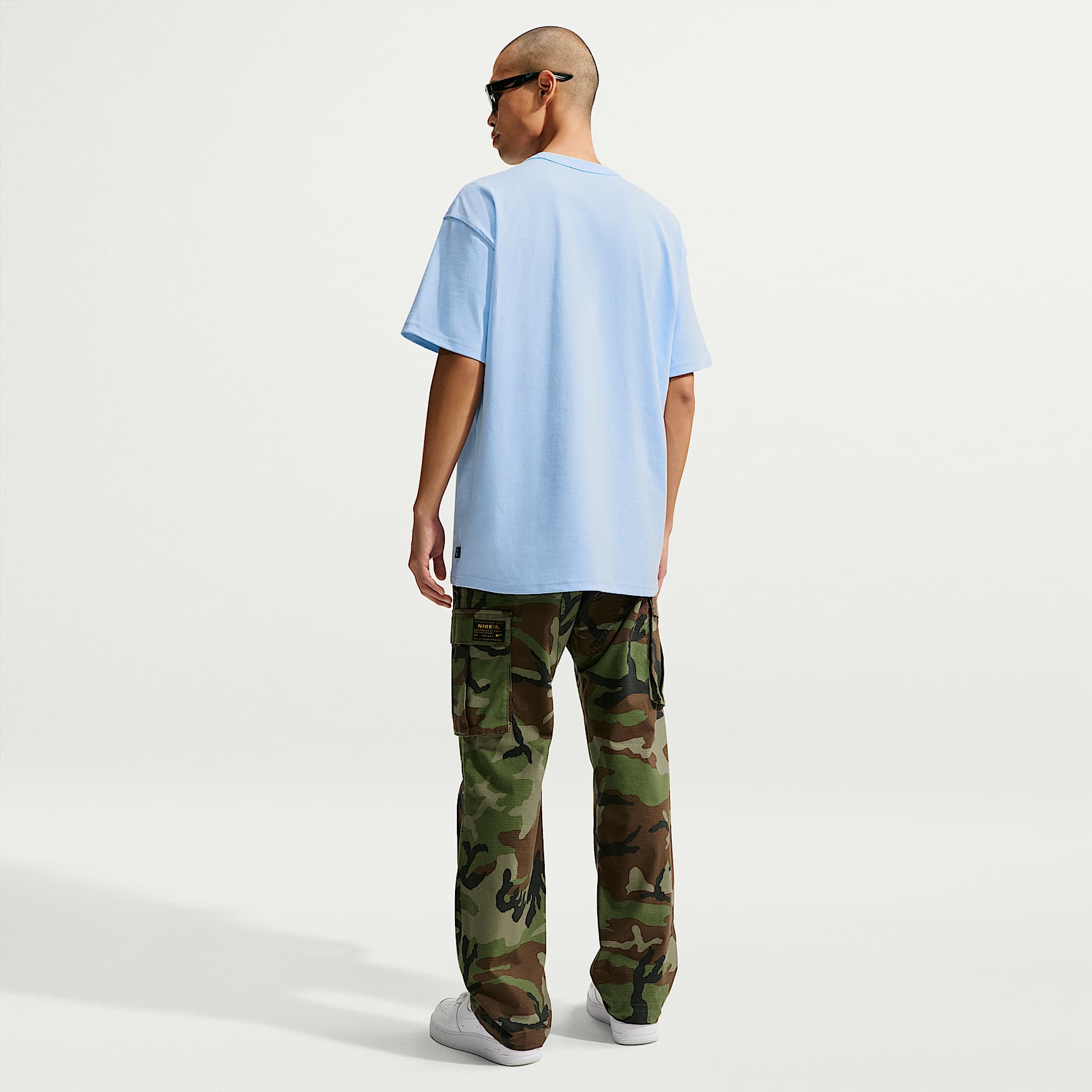 Nike Sportswear Premium Essentials Men's T-Shirt – Ice Blue/Flat Gold