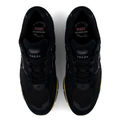 1954R – BLACK with BLACK CEMENT and CLEMENTINE