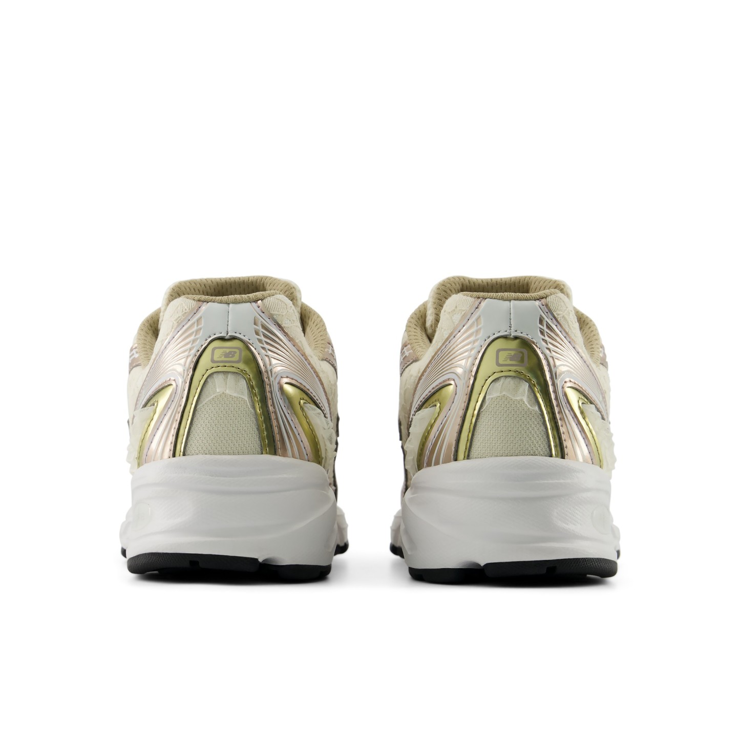 740 – SEA SALT with SILVER METALLIC
