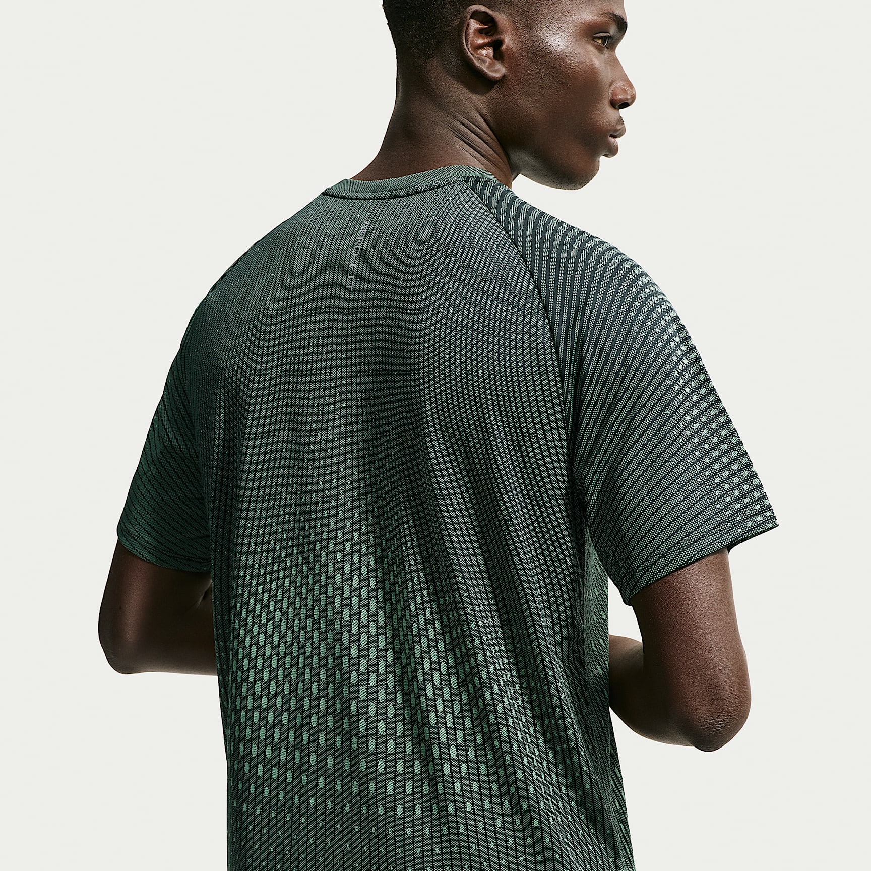 Nike Stride Aero-FIT Men's Short-Sleeve Running Top – Black/Light Green Spark