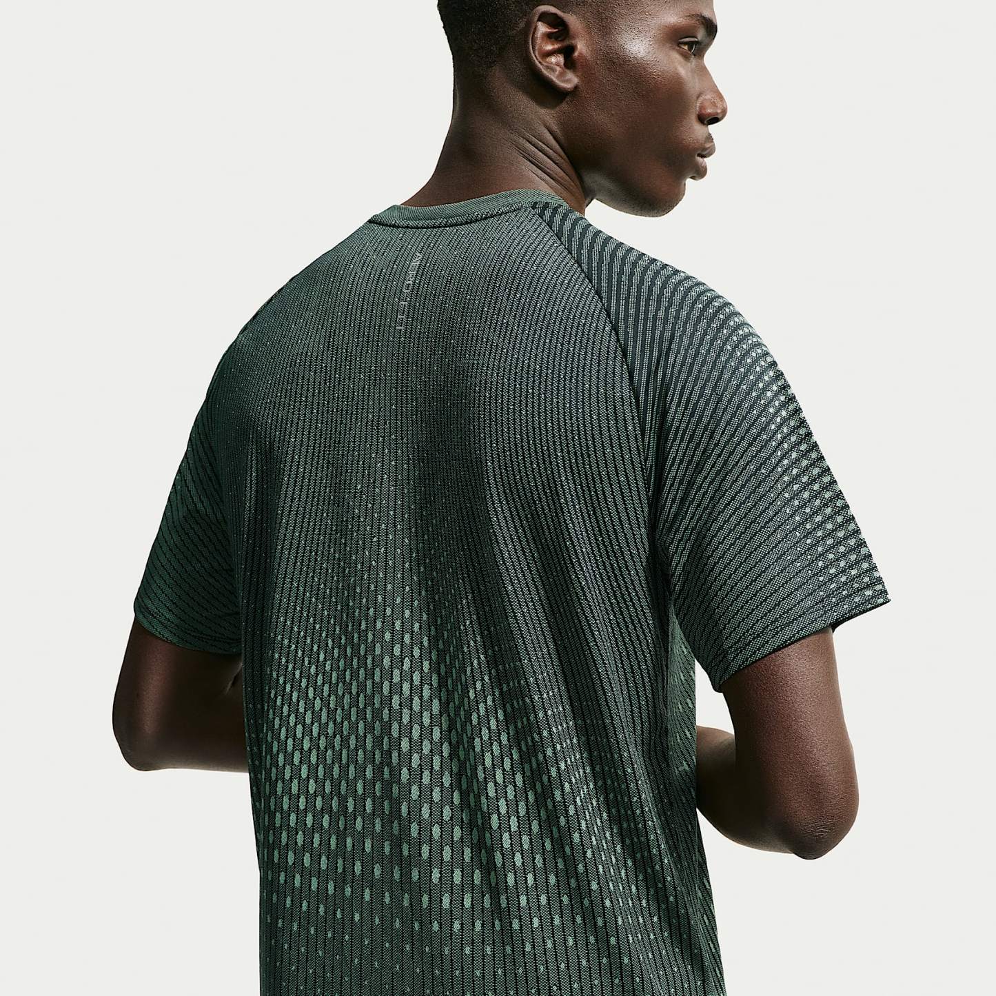 Nike Stride Aero-FIT Men's Short-Sleeve Running Top – Black/Light Green Spark