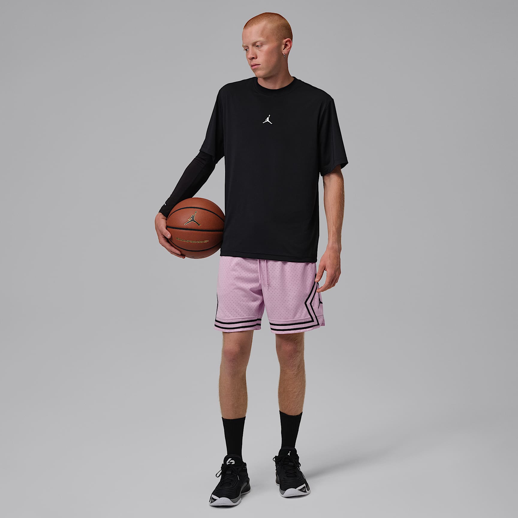 Jordan Sport Men's Dri-FIT 18cm (approx.) Mesh Diamond Shorts – Iced Carmine/Black/Black