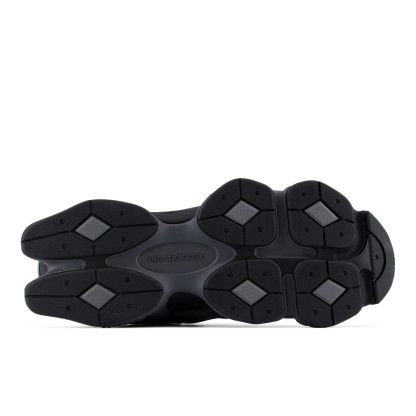 9060 – BLACK with CASTLEROCK