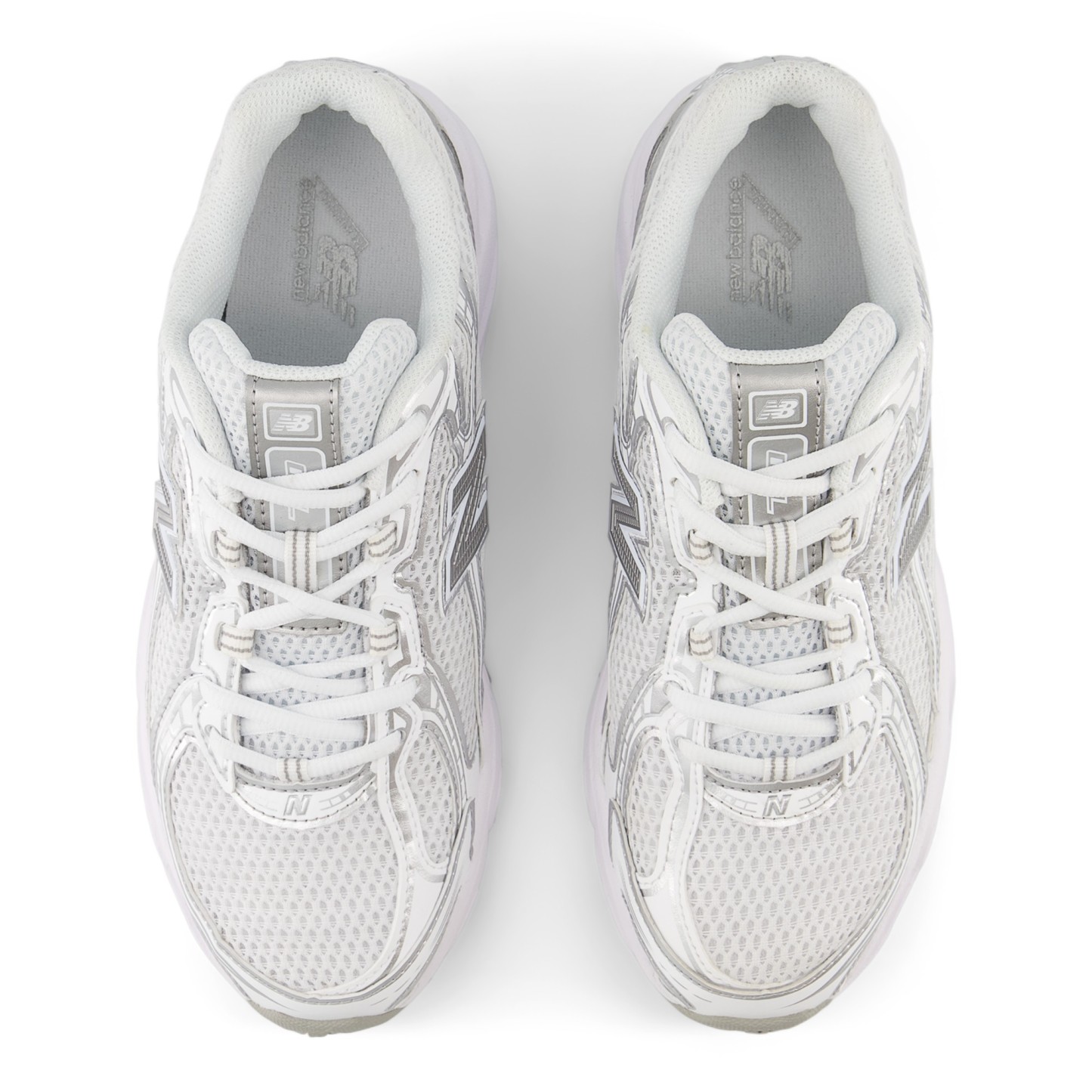 740 – WHITE with Metallic Silver and Reflection
