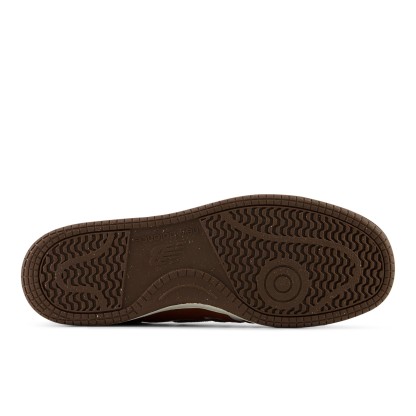 480 L – RELIC BROWN with WHITE