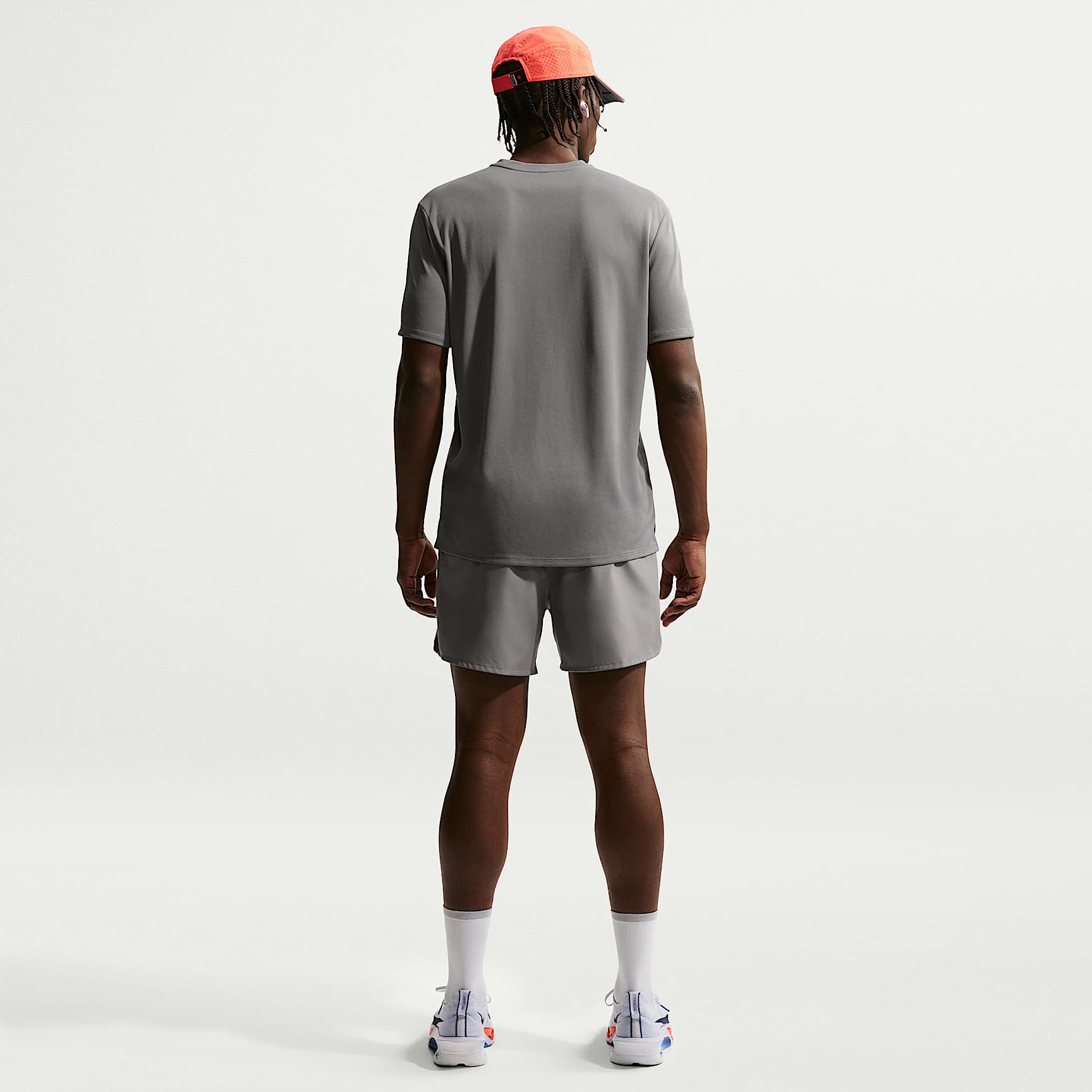 Nike Miler Men's Dri-FIT Short-Sleeve Running Top – Smoke Grey/Iron Grey