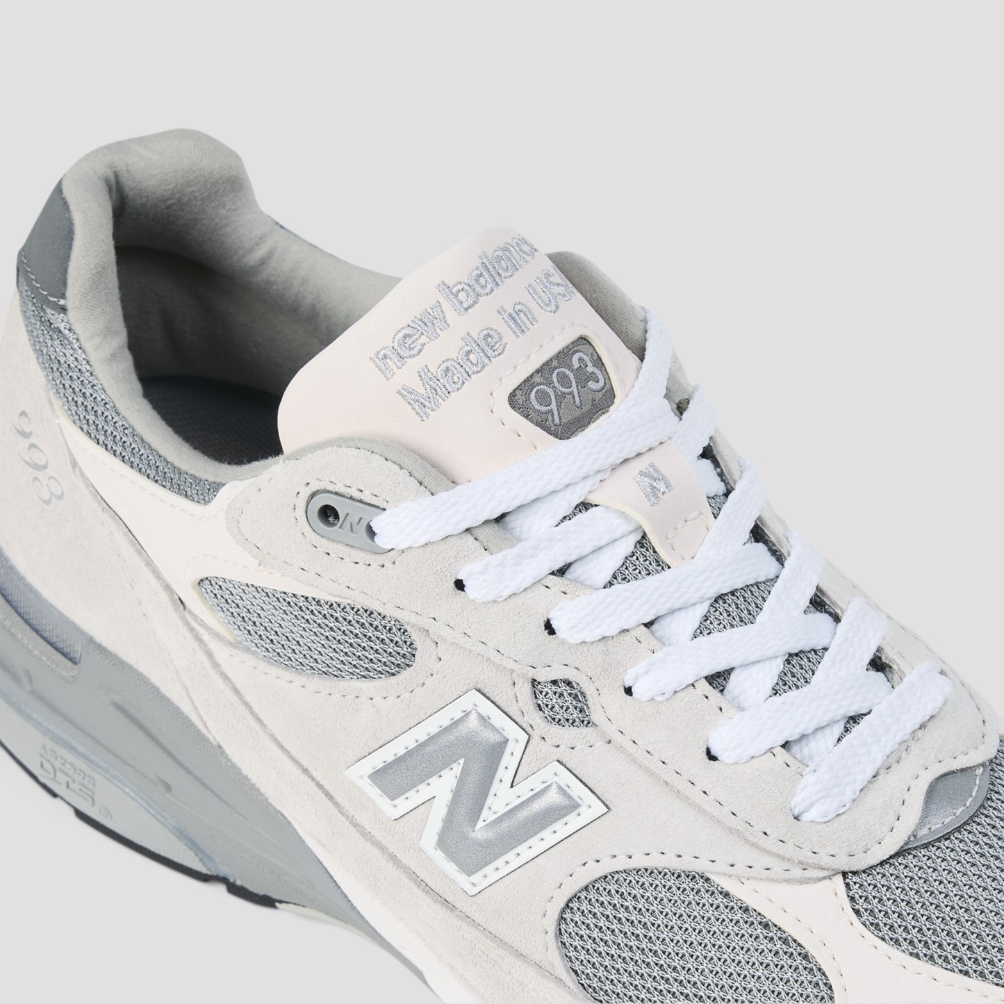 Made in USA 993 – Reflection with Medium Gray and White