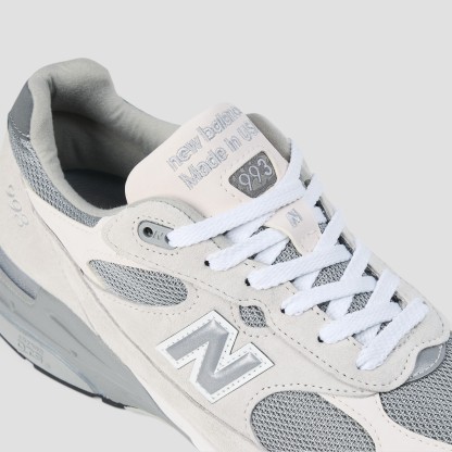 Made in USA 993 – Reflection with Medium Gray and White