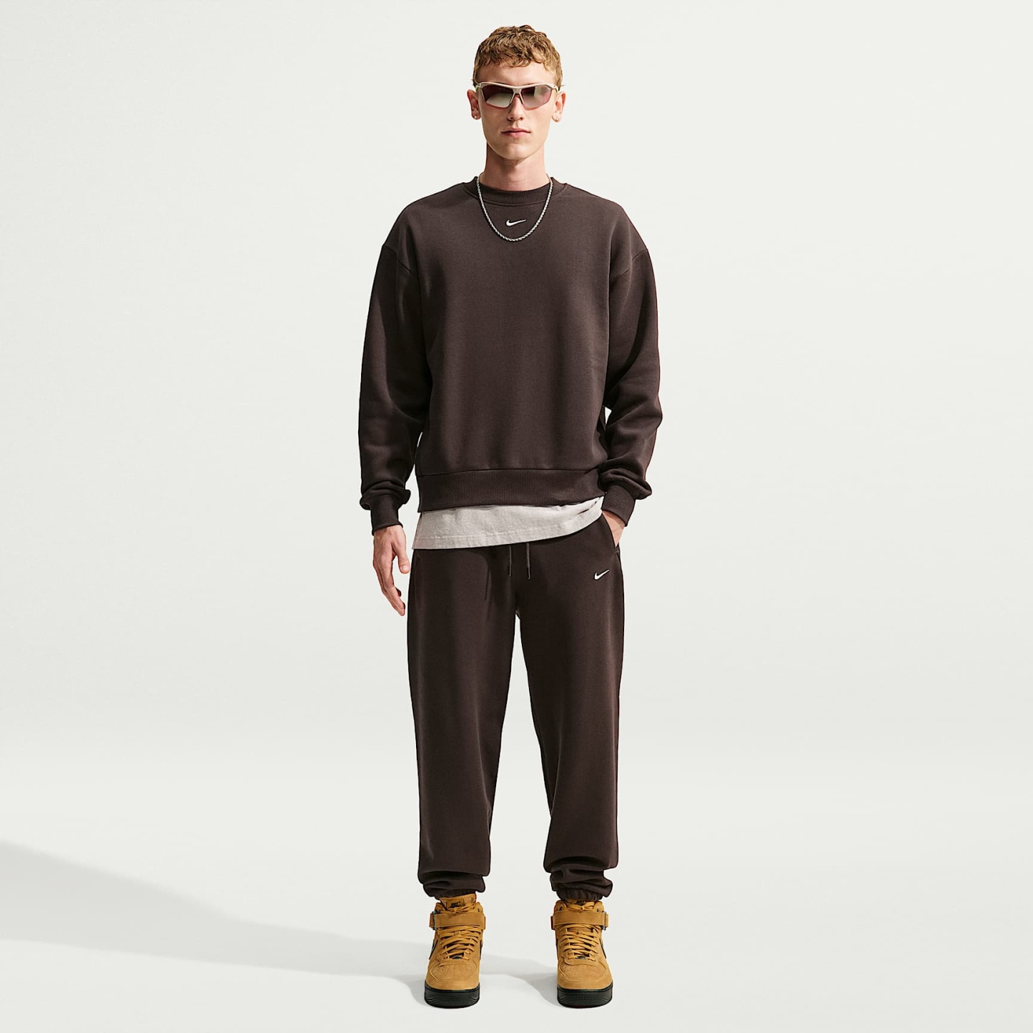 Nike Solo Fleece Men's Crew-Neck Sweatshirt – Velvet Brown/Sail