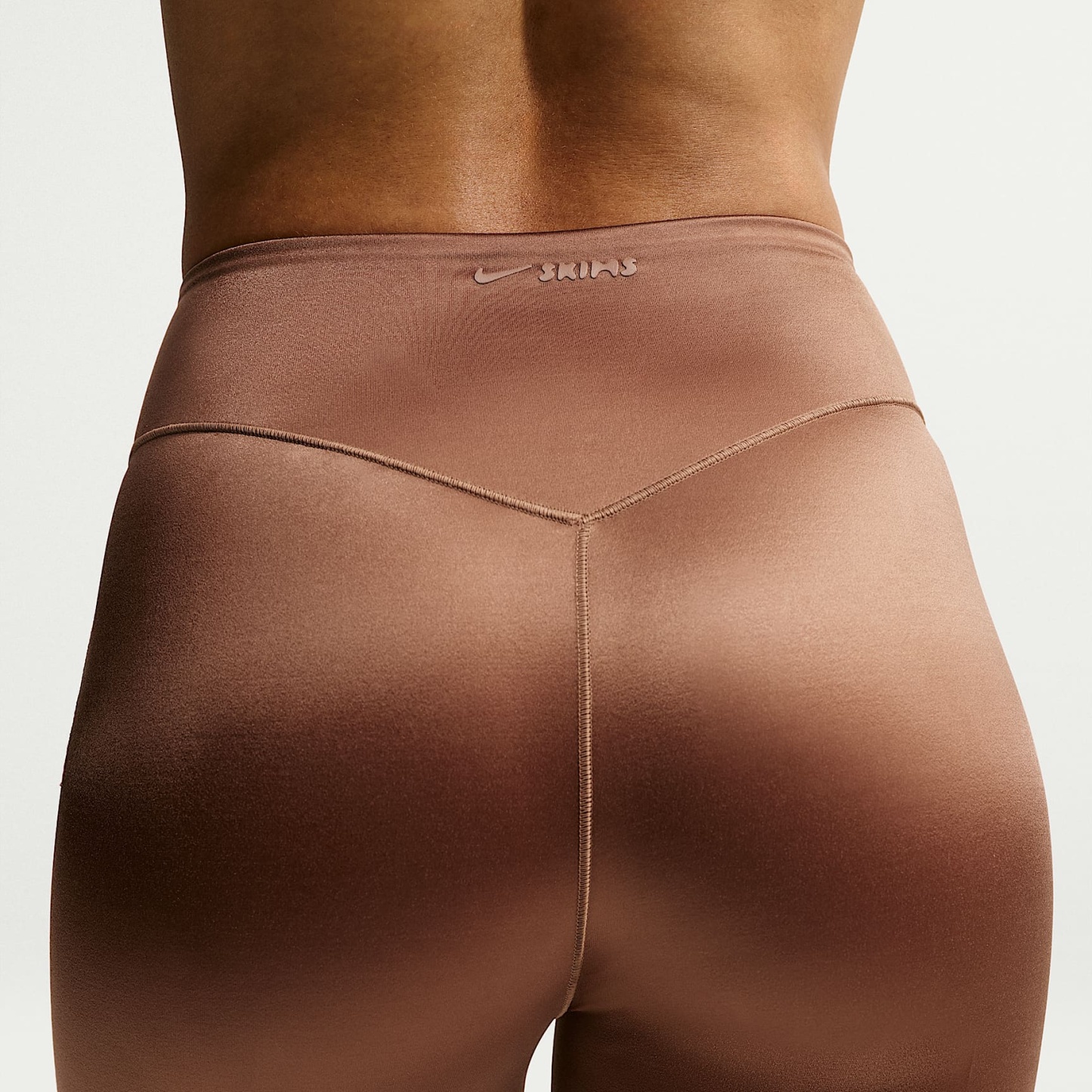 NikeSKIMS Satin Shine Women's High-Waisted Bonded 66cm (approx.) Leggings – NSKM Carob Brown