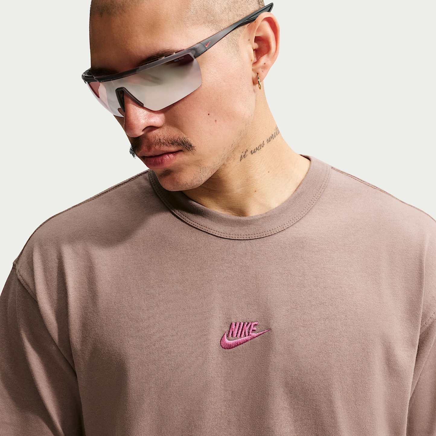 Nike Sportswear Premium Essentials Men's T-Shirt – Mink Brown