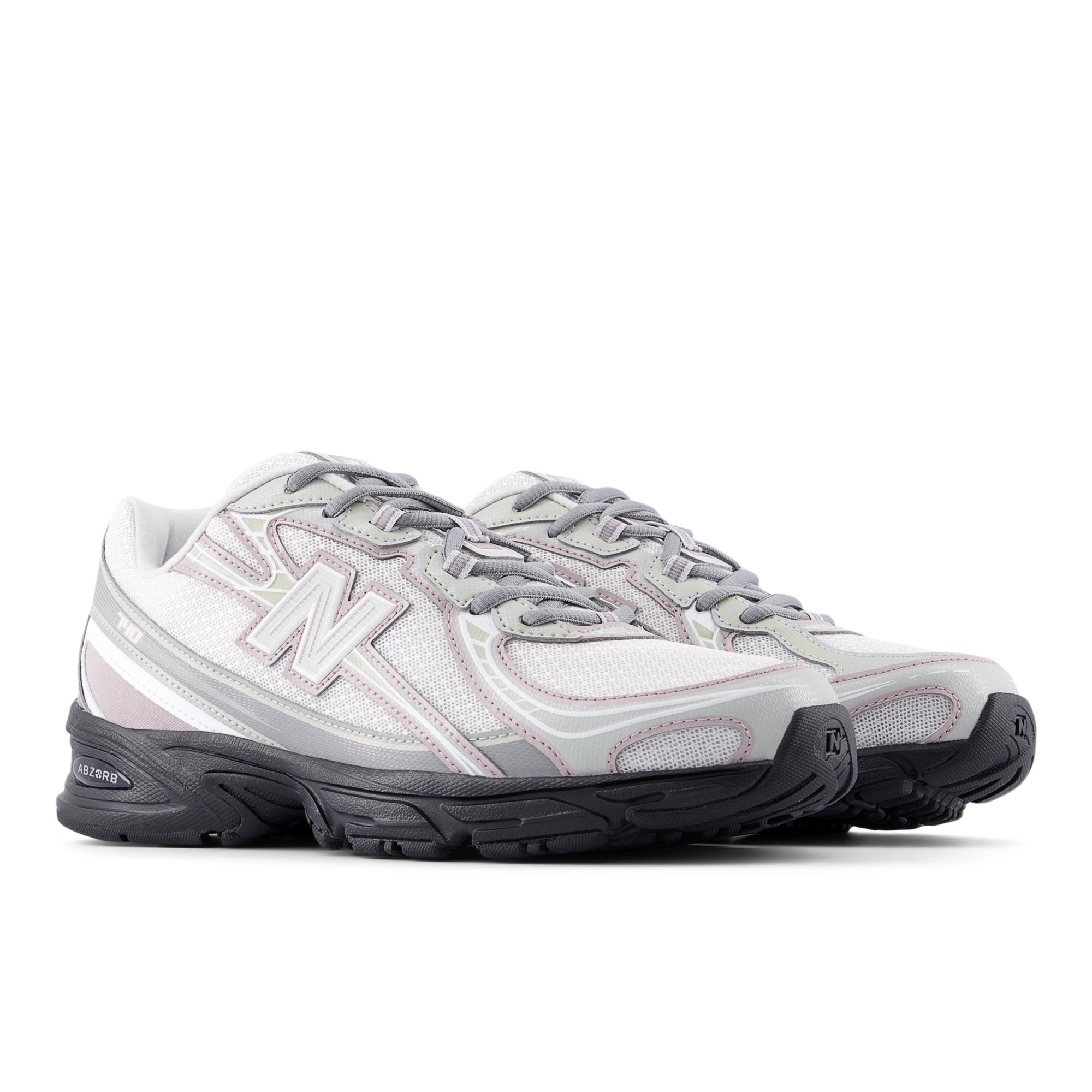 740 – SILVER METALLIC with RAINCLOUD