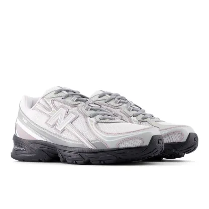 740 – SILVER METALLIC with RAINCLOUD