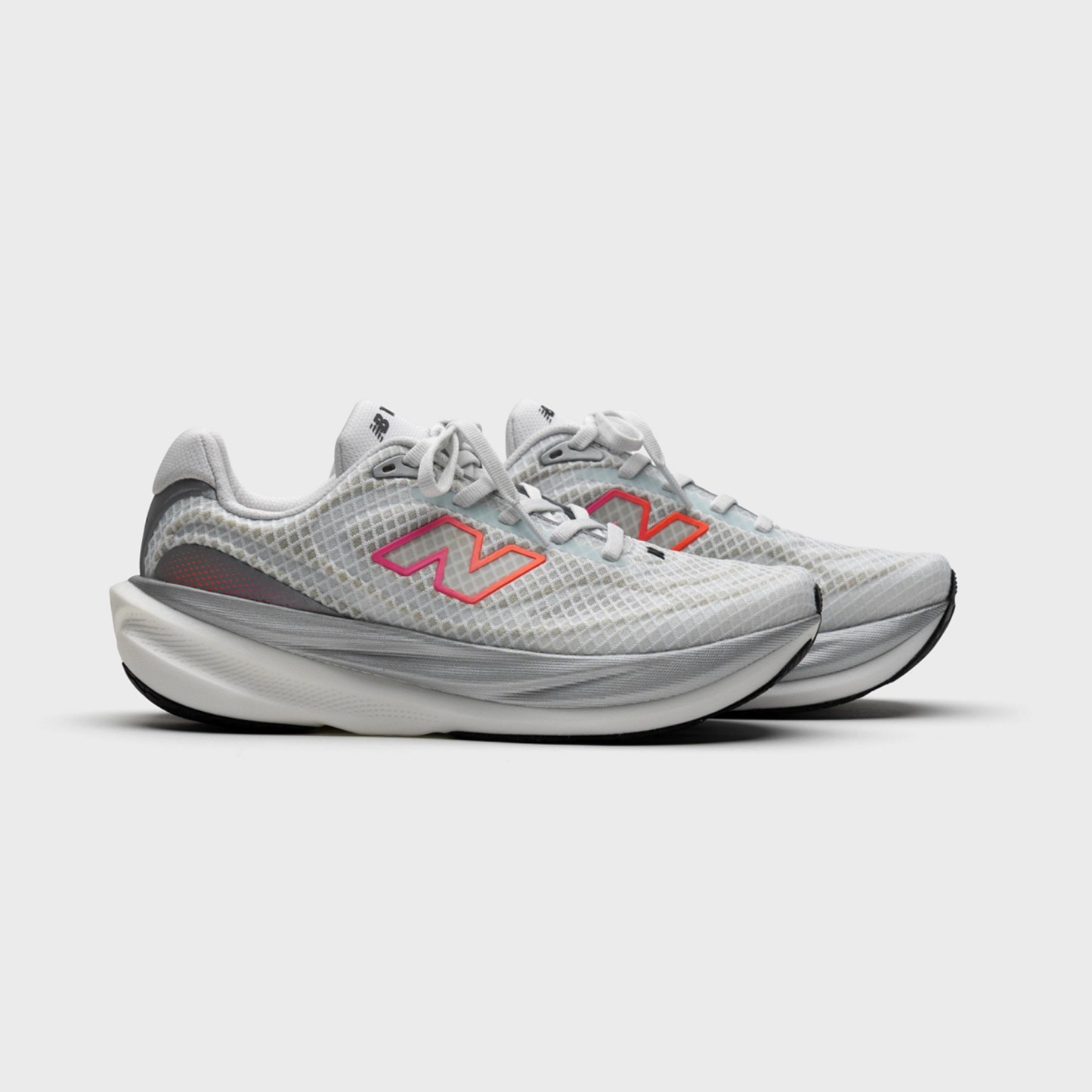1080v15 Breathe – WHITE with PINK HEAT and TANGERINE HEAT