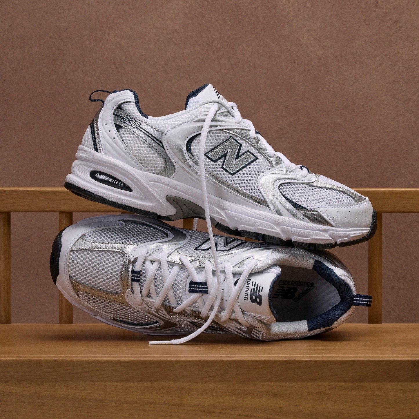 530 – WHITE with NATURAL INDIGO
