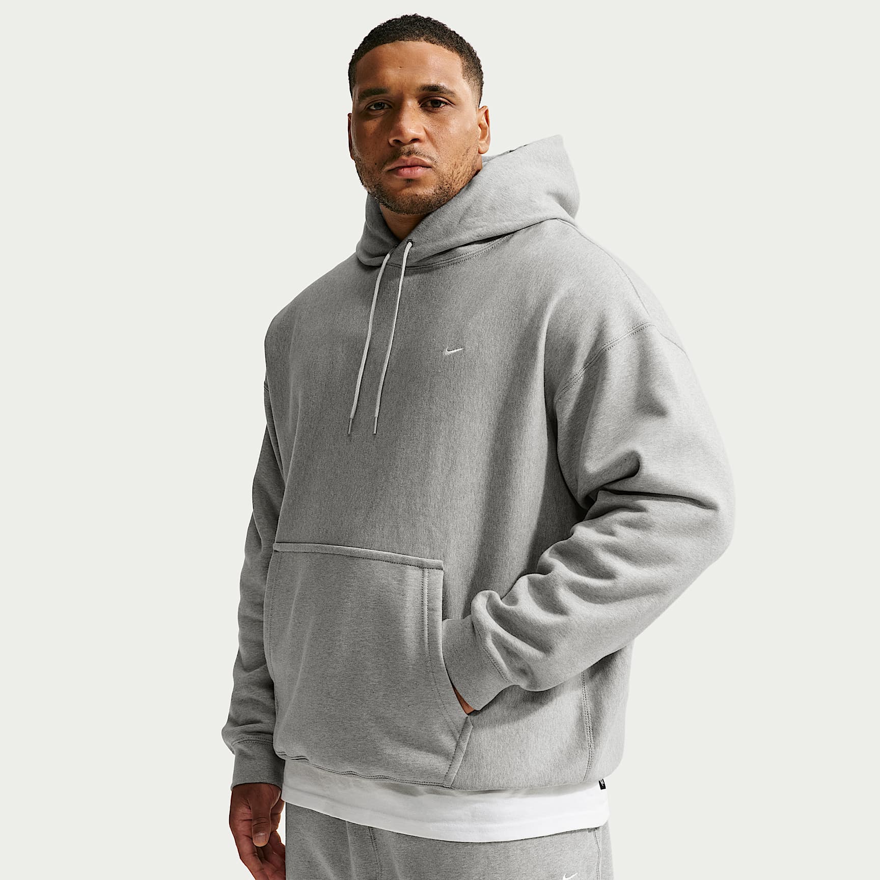 Nike Solo Swoosh Men's Pullover Hoodie – Dark Grey Heather/Light Smoke Grey/White