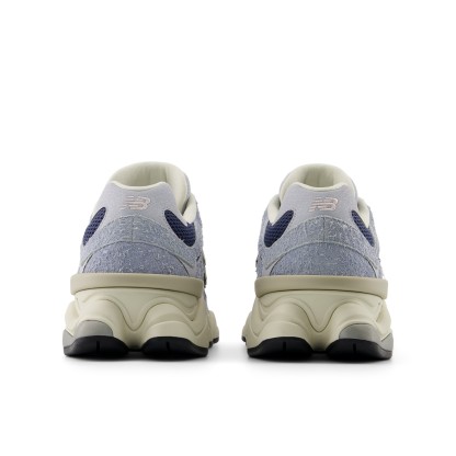 9060 – Light Arctic Grey with Vintage Indigo and Pink Granite