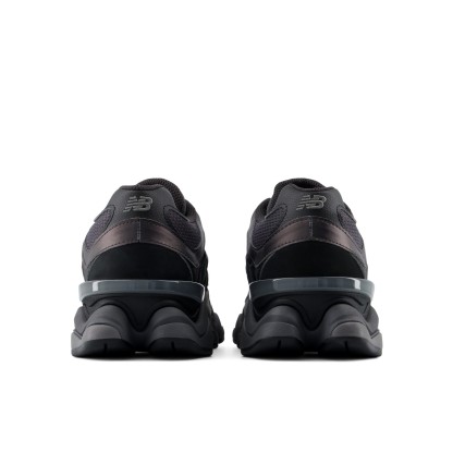 9060 – BLACK with CASTLEROCK