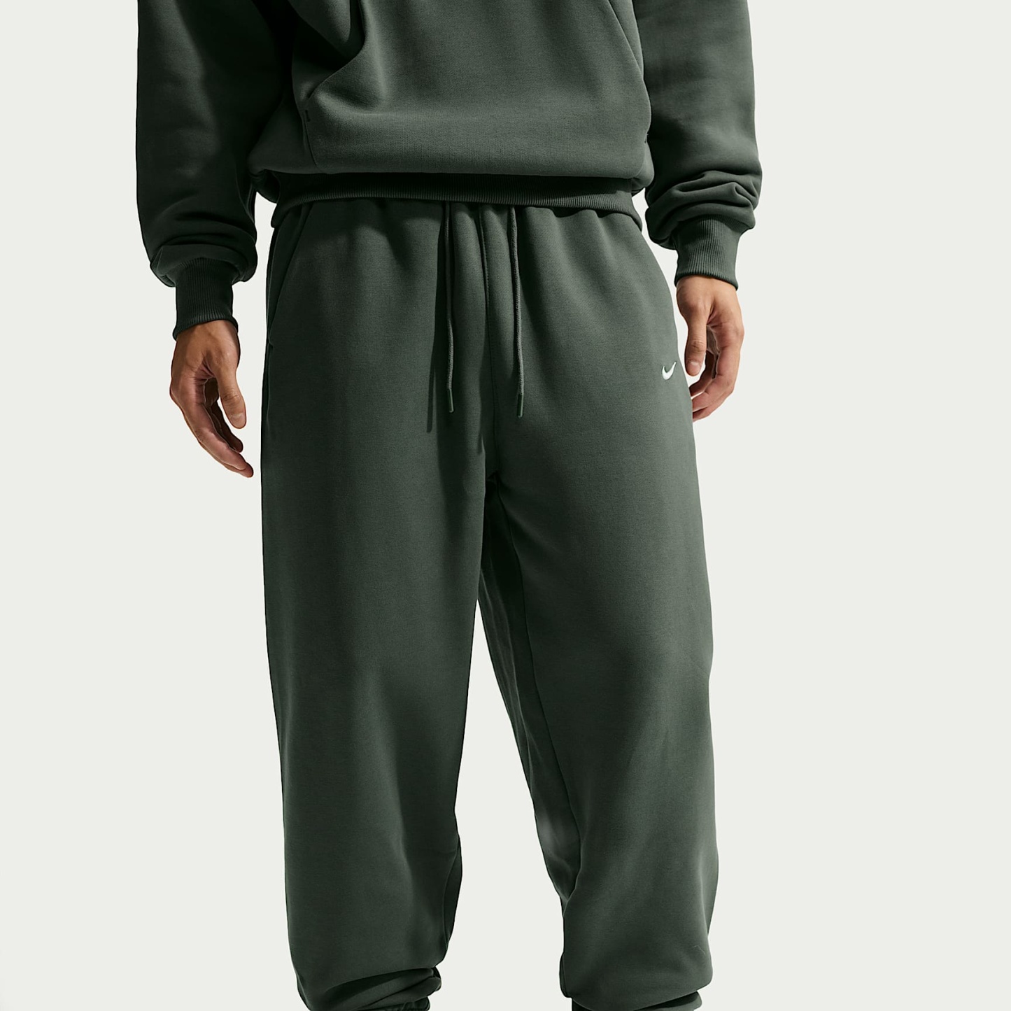 Nike Solo Fleece Men's Cuffed Trousers – Camo Green/Sail