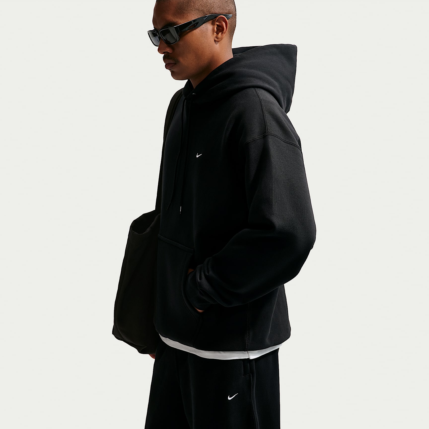 Nike Solo Swoosh Men's Pullover Hoodie – Black/Black/White