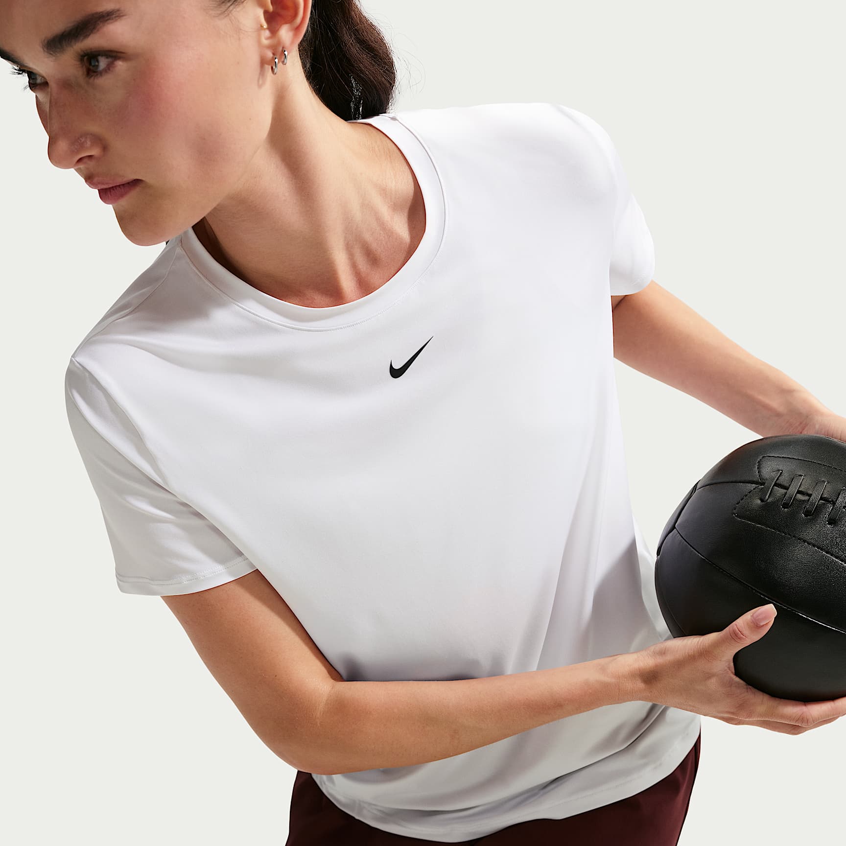 Nike One Classic Women's Dri-FIT Short-Sleeve Top – White/Black