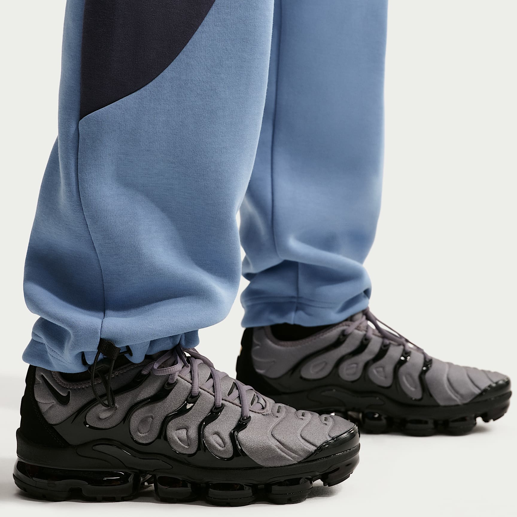 Nike Tech Men's Colour-Block Open-Hem Fleece Trousers – Work Blue/Thunder Blue/Black